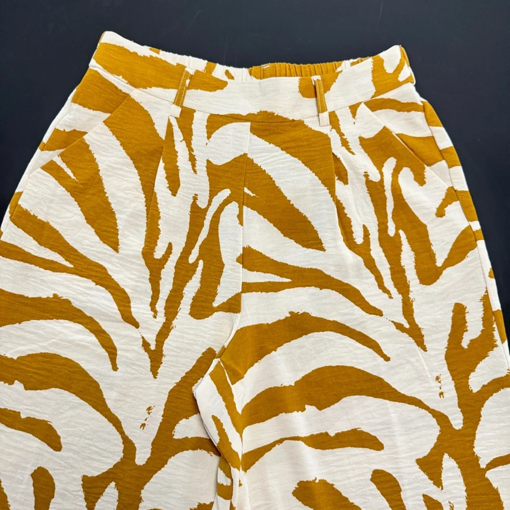 C by One Wide-Leg Animal Print Culotte Crop Pants Cream Brown Tiger Small - Picture 8 of 13